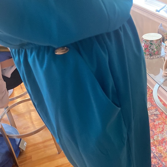 Guess plunging tank romper - Picture 4 of 8